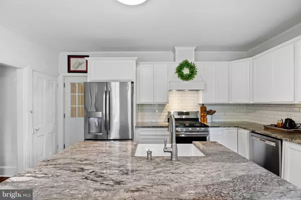 Falling Waters, WV 25419,2417 VINEYARD RD