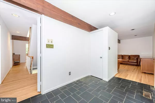 Potomac, MD 20854,9441 HOLBROOK