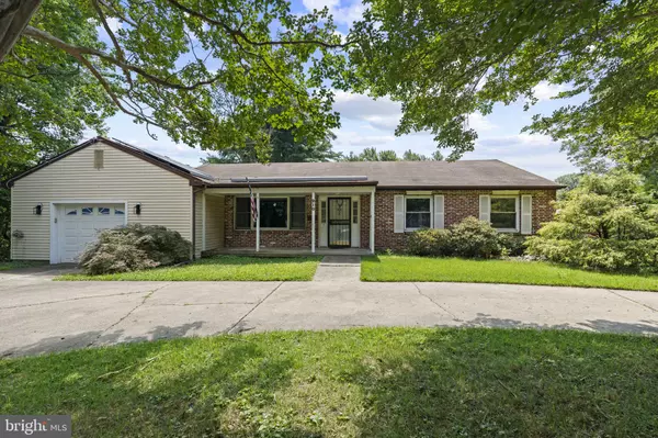 210 HIGH ST, Maple Shade, NJ 08052