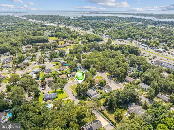 Toms River, NJ 08753,524 RIVER DR