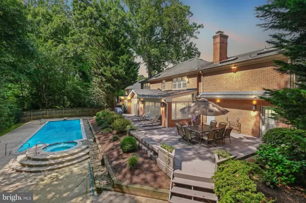 North Bethesda, MD 20852,11008 EARLSGATE LN