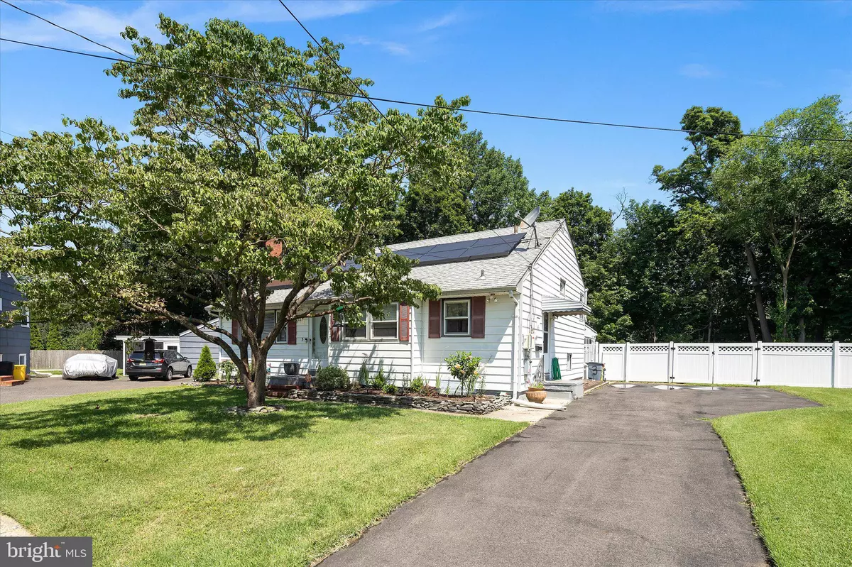 Hamilton, NJ 08620,3 HEIGHTS TER