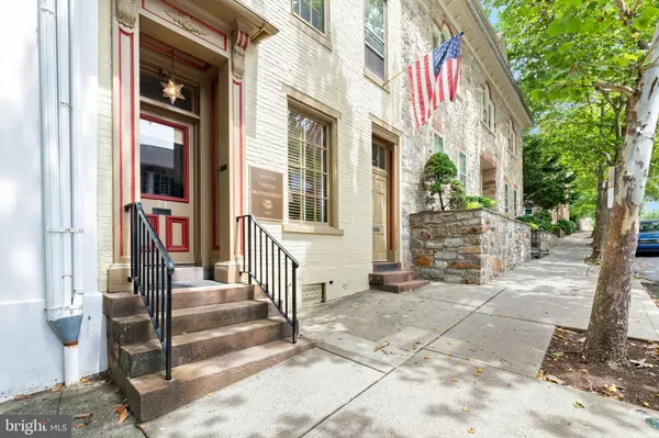 Bethlehem, PA 18018,72-72-74 W MARKET ST