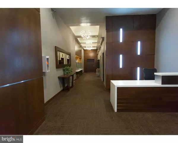 Philadelphia, PA 19102,1411-1 WALNUT ST #302