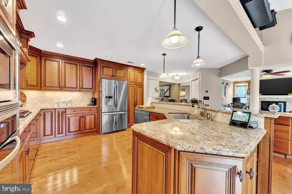 Monmouth Junction, NJ 08852,8 LIBBY DR