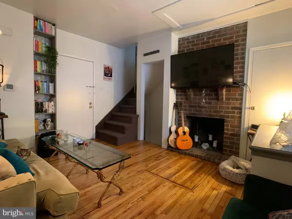 Philadelphia, PA 19123,318 W WILDEY ST