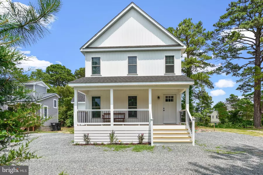 5421 & 5423 DEEP HOLE RD, Chincoteague Island, VA 23336