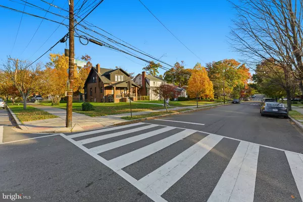 Washington, DC 20020,2604 32ND ST SE