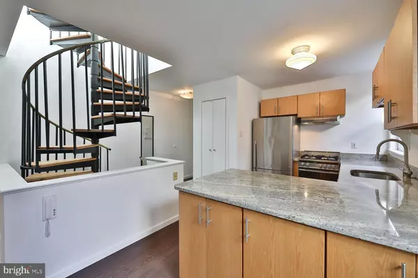 Philadelphia, PA 19103,1935 MANNING ST #B