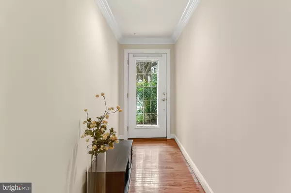 Mclean, VA 22102,7718 SPOLETO LN