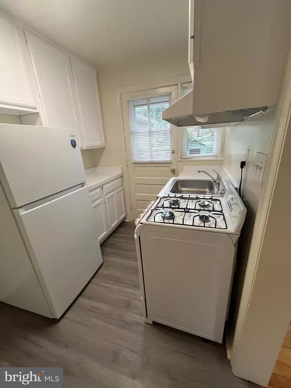 Alexandria, VA 22303,5936 MONTICELLO RD
