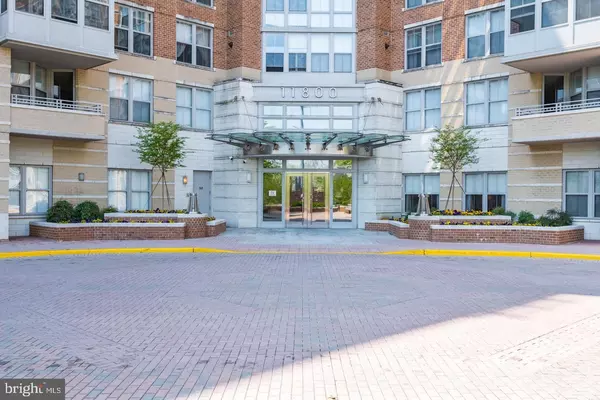Reston, VA 20190,11800 SUNSET HILLS RD #1211
