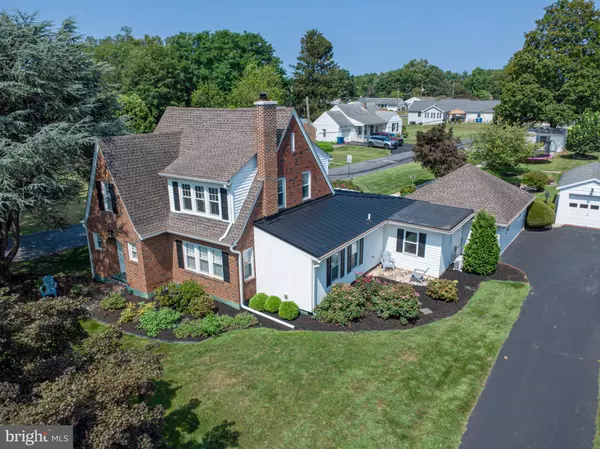 21 CHARLES ST, Carlisle, PA 17013