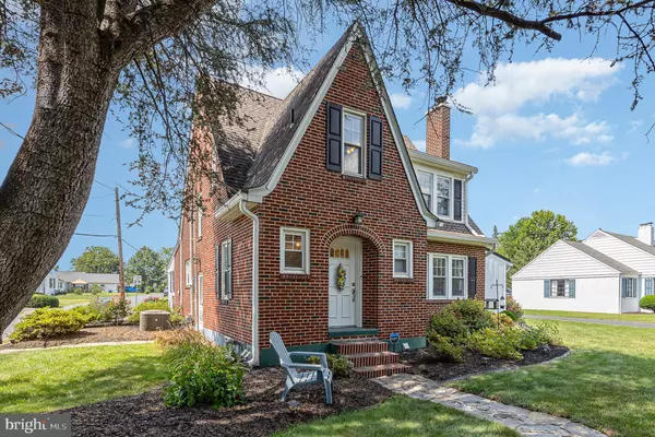 21 CHARLES ST, Carlisle, PA 17013
