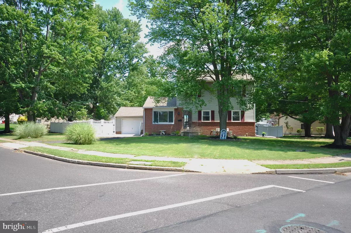 Warminster, PA 18974,735 CLAIRE RD