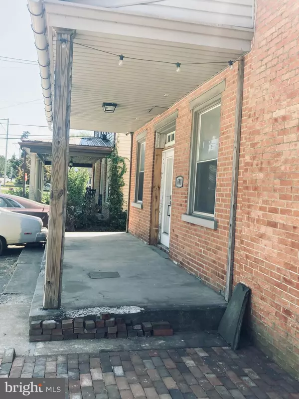 Pequea, PA 17565,698 MARTICVILLE RD