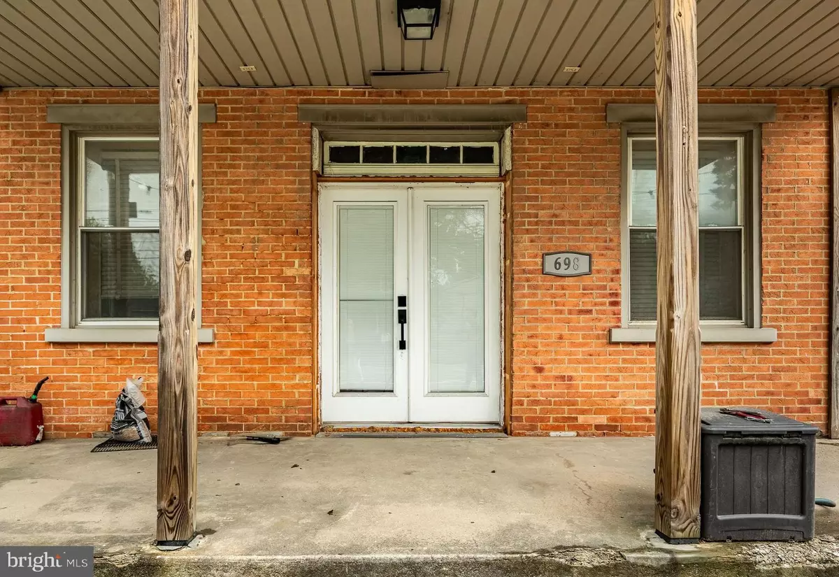 Pequea, PA 17565,698 MARTICVILLE RD