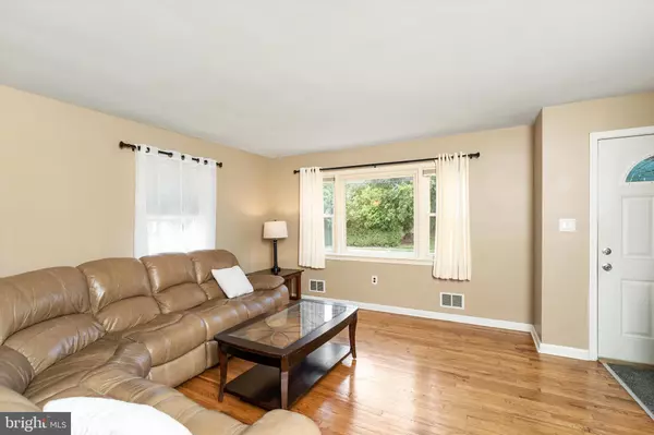 Hamilton, NJ 08690,7 DOREEN RD