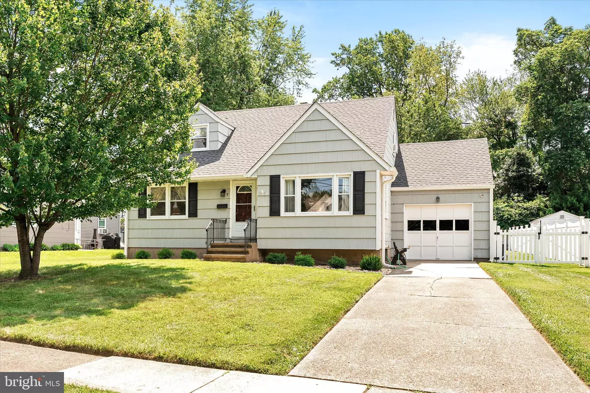 Hamilton, NJ 08690,7 DOREEN RD
