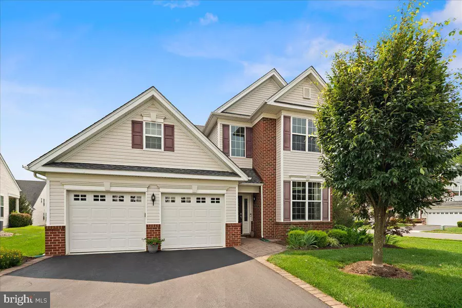 19 DUNWELL DR, Kendall Park, NJ 08824