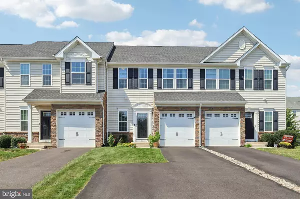 1117 WESTMINSTER DR, Breinigsville, PA 18031