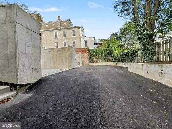 Philadelphia, PA 19128,210 KALOS ST