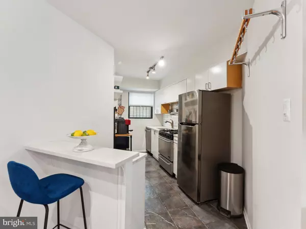 Washington, DC 20009,1801 CLYDESDALE PL NW #201