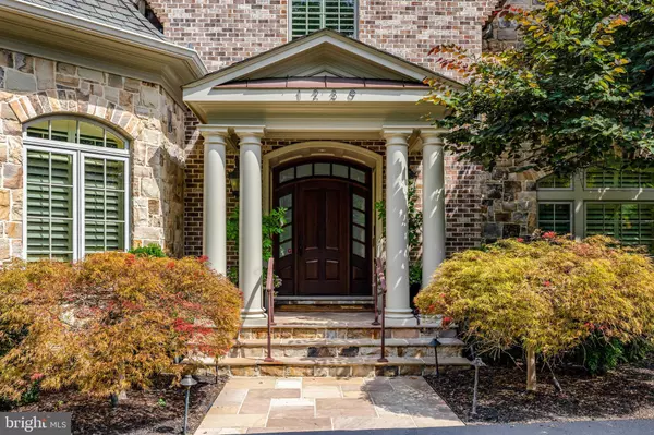 Mclean, VA 22102,1239 DALEVIEW DR