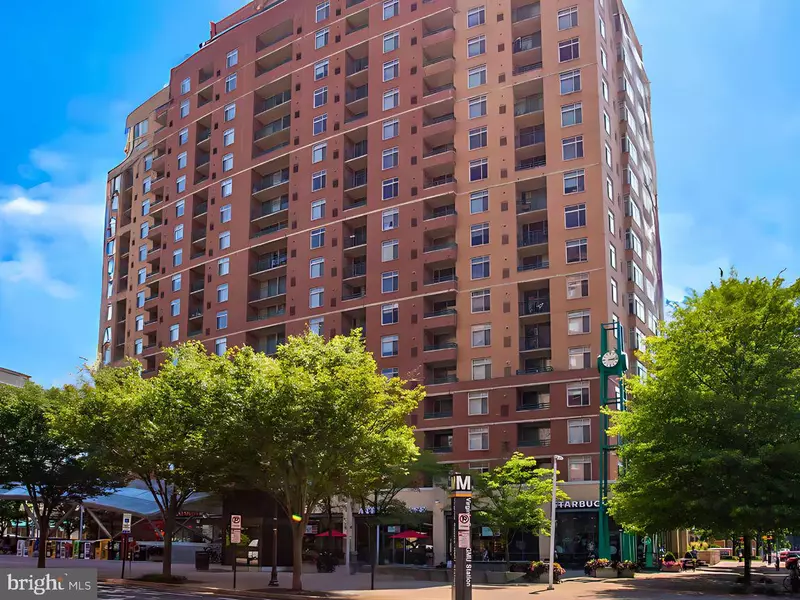 901 N MONROE ST #1013, Arlington, VA 22201