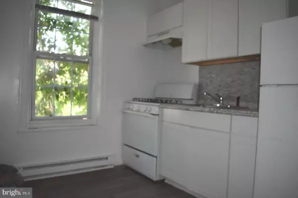 Philadelphia, PA 19139,6031 MARKET ST #STUDIO