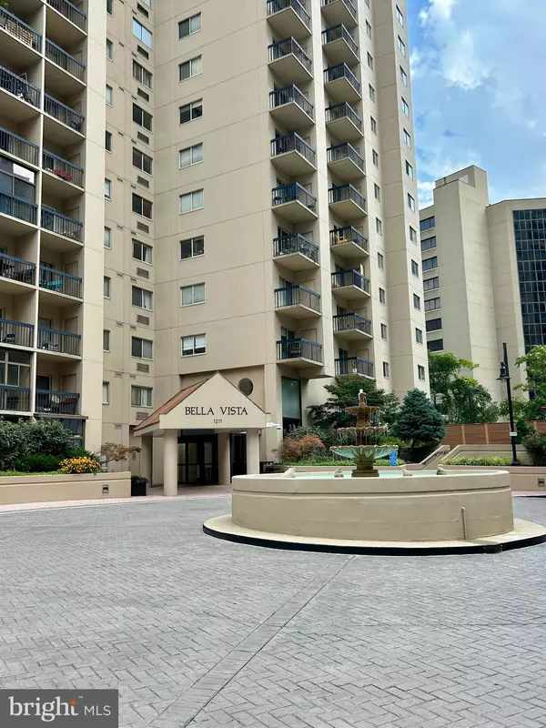 1211 S EADS ST #307, Arlington, VA 22202