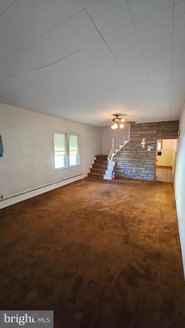 Trenton, NJ 08629,322 COLUMBUS AVE