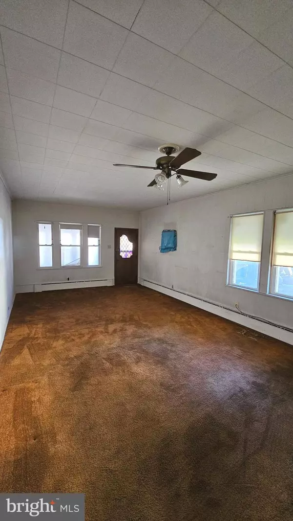 Trenton, NJ 08629,322 COLUMBUS AVE