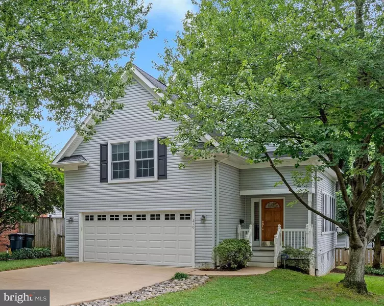 210 N OAK ST, Falls Church, VA 22046