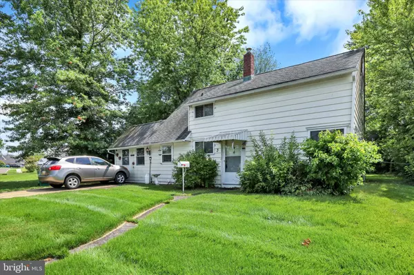 3 INDIAN CREEK WAY, Levittown, PA 19057