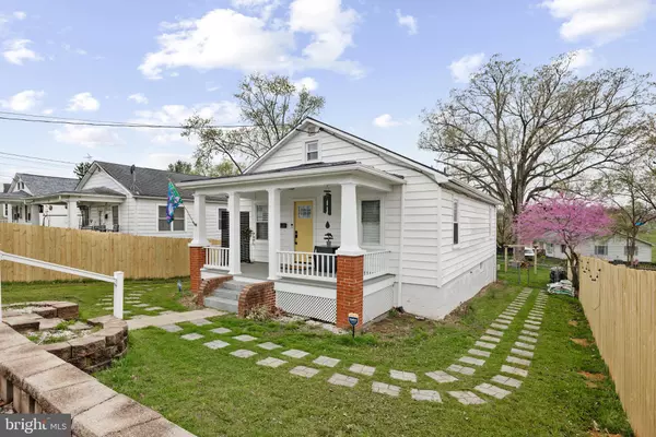 Charles Town, WV 25414,821 JEFFERSON AVE