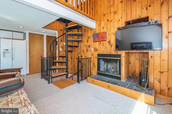 Oakland, MD 21550,135 JEFFREY LN #19D