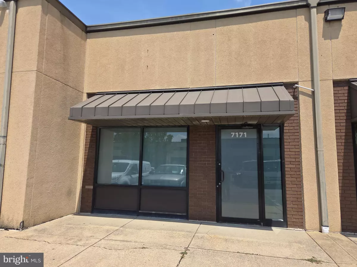 Clinton, MD 20735,7171 OLD ALEXANDRIA FERRY RD #16