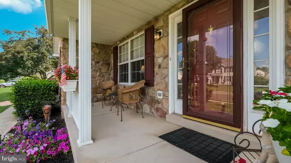 Warrington, PA 18976,305 EVENING WALK LN