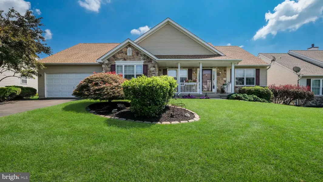 305 EVENING WALK LN, Warrington, PA 18976