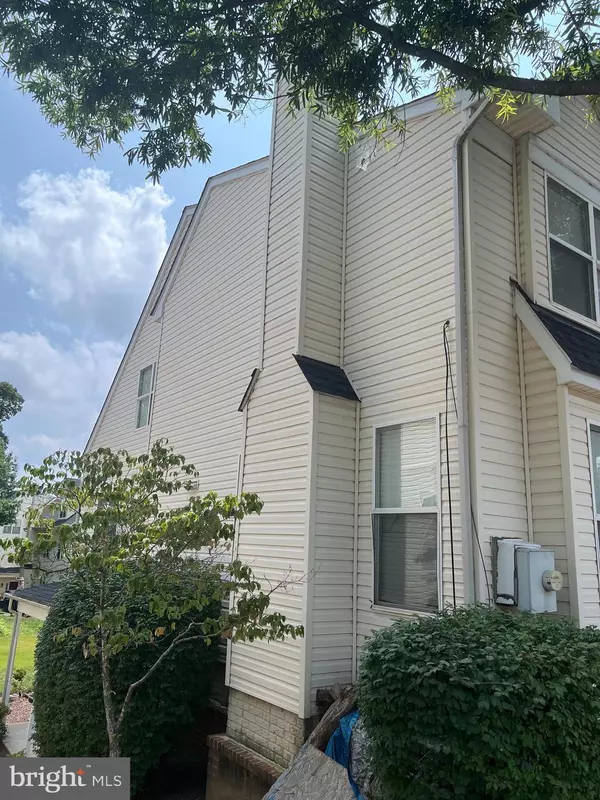 Hyattsville, MD 20784,3832 DEVIL TREE CT #13A