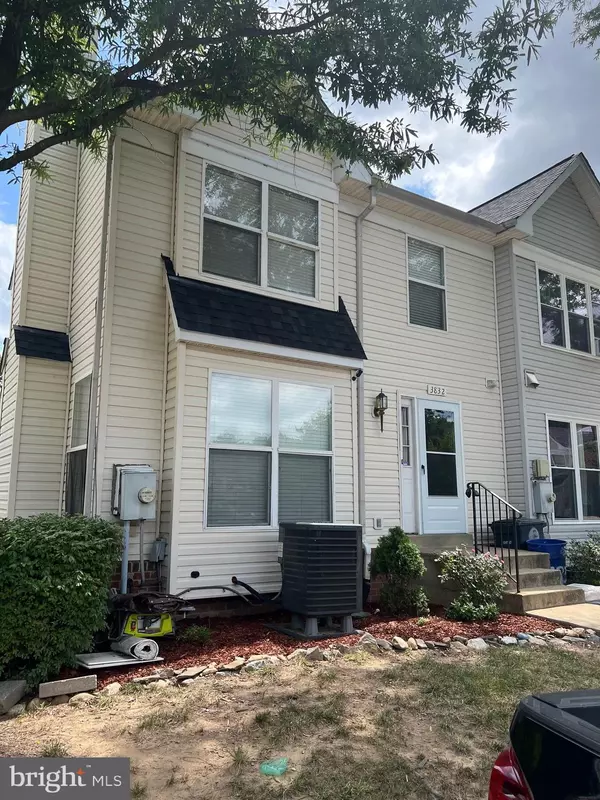 Hyattsville, MD 20784,3832 DEVIL TREE CT #13A