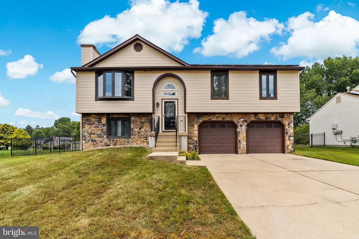 Mount Holly, NJ 08060,27 PARC RIDGE DR