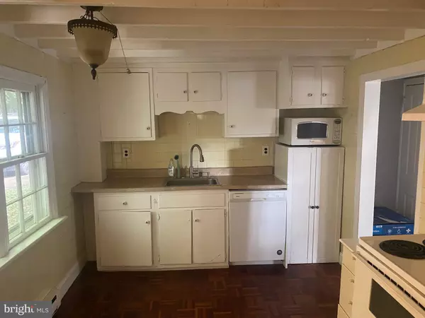 Newtown Square, PA 19073,839 BRYN MAWR #B
