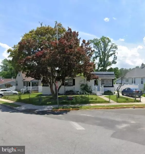 102 W 1ST AVE, Runnemede, NJ 08078