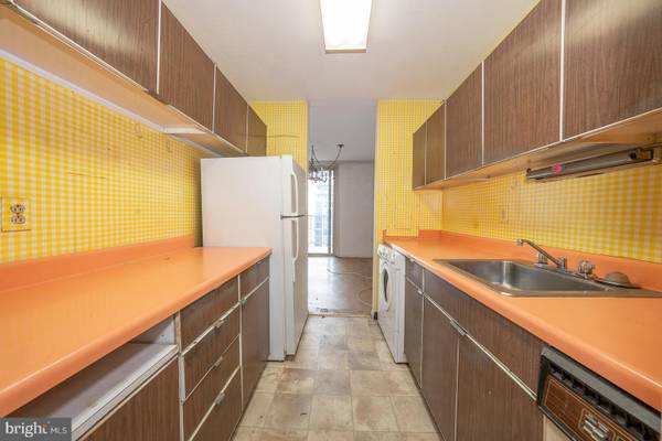 Philadelphia, PA 19103,1919 CHESTNUT ST #2819