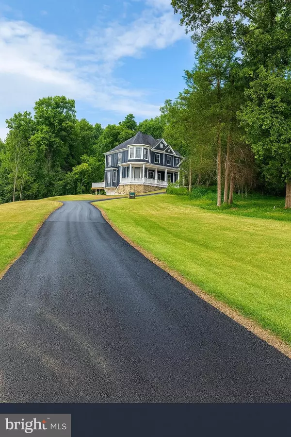 12816 FURNACE MOUNTAIN RD, Lovettsville, VA 20180