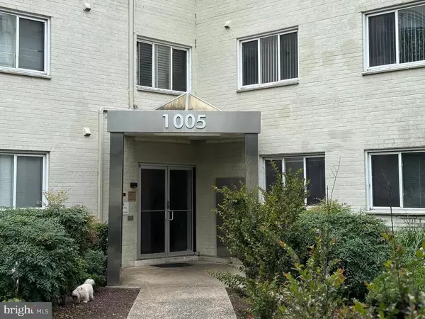 1005 CHILLUM RD #212, Hyattsville, MD 20782
