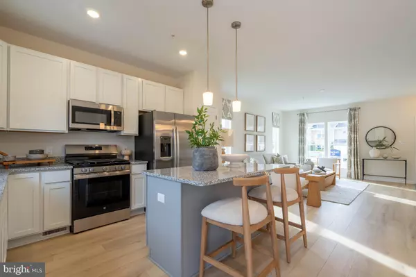 Millville, NJ 08332,14 WHITAKER CT