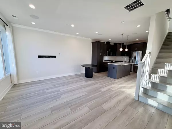 Philadelphia, PA 19125,3100 SCHIRRA LN #120